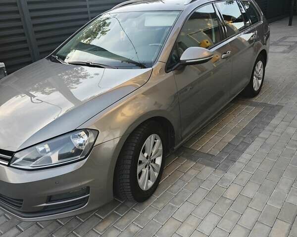 Серый Фольксваген Гольф, объемом двигателя 1.6 л и пробегом 298 тыс. км за 10500 $, фото 5 на Automoto.ua