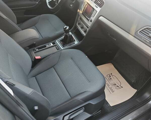 Серый Фольксваген Гольф, объемом двигателя 1.6 л и пробегом 298 тыс. км за 10500 $, фото 12 на Automoto.ua