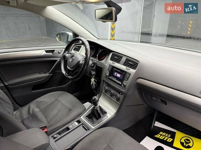 Сірий Фольксваген Гольф, об'ємом двигуна 1.6 л та пробігом 461 тис. км за 10700 $, фото 7 на Automoto.ua