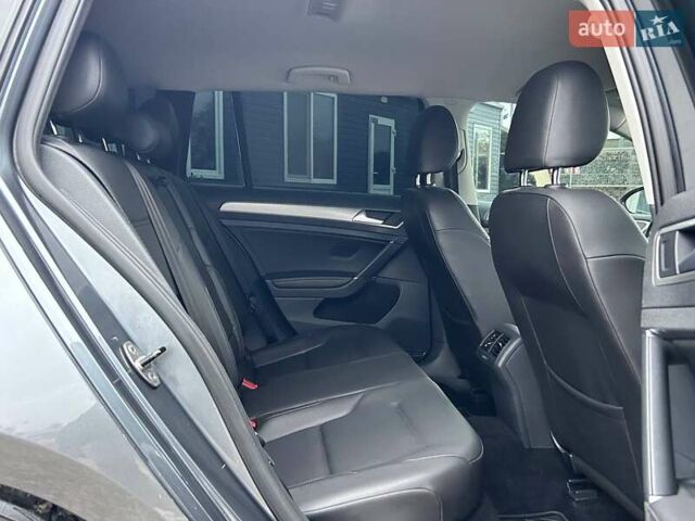 Серый Фольксваген Гольф, объемом двигателя 1.8 л и пробегом 194 тыс. км за 11800 $, фото 32 на Automoto.ua