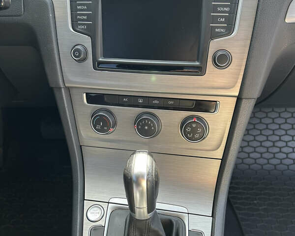 Сірий Фольксваген Гольф, об'ємом двигуна 1.97 л та пробігом 60 тис. км за 16000 $, фото 5 на Automoto.ua