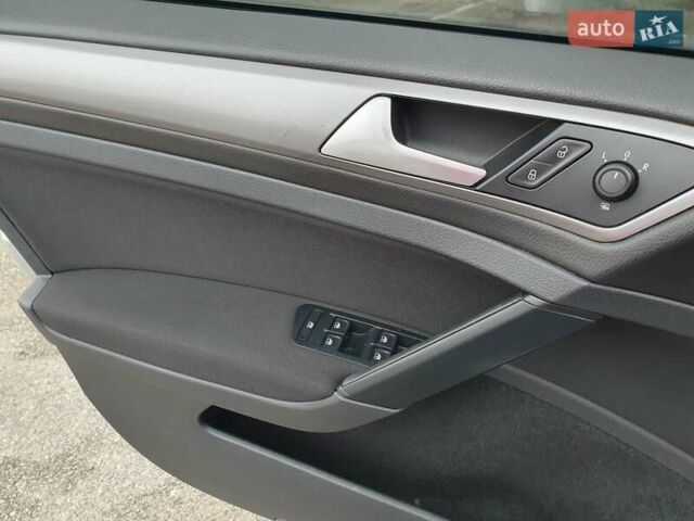 Серый Фольксваген Гольф, объемом двигателя 1.6 л и пробегом 170 тыс. км за 8500 $, фото 8 на Automoto.ua