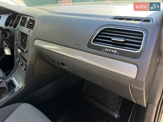 Фольксваген Гольф 2015 в Червонограде на Automoto.ua Серый Фольксваген Гольф, объемом двигателя 1.6 л и пробегом 223 тыс. км за 12157 $, фото 76 на Automoto.ua