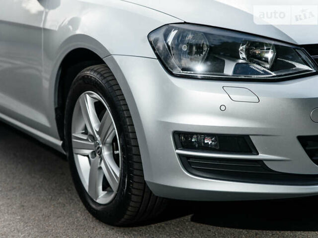 Серый Фольксваген Гольф, объемом двигателя 1.6 л и пробегом 250 тыс. км за 11100 $, фото 3 на Automoto.ua