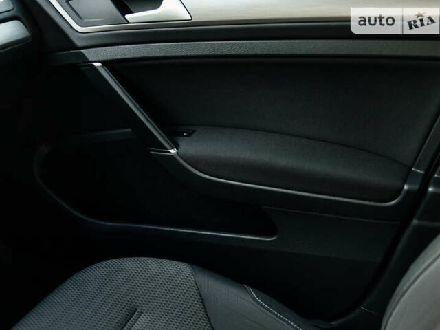 Серый Фольксваген Гольф, объемом двигателя 1.6 л и пробегом 250 тыс. км за 11100 $, фото 33 на Automoto.ua