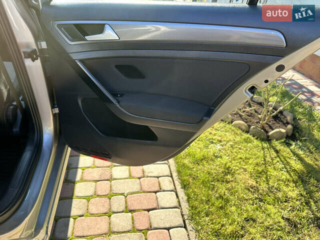 Фольксваген Гольф 2015 в Червонограде на Automoto.ua Серый Фольксваген Гольф, объемом двигателя 1.6 л и пробегом 223 тыс. км за 12157 $, фото 66 на Automoto.ua