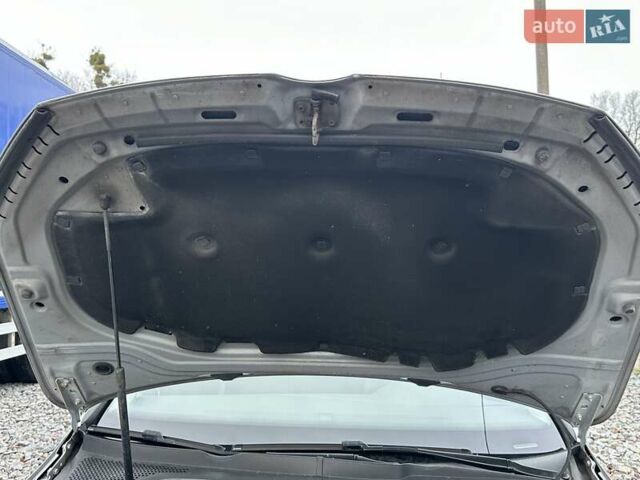 Серый Фольксваген Гольф, объемом двигателя 1.6 л и пробегом 236 тыс. км за 11450 $, фото 98 на Automoto.ua