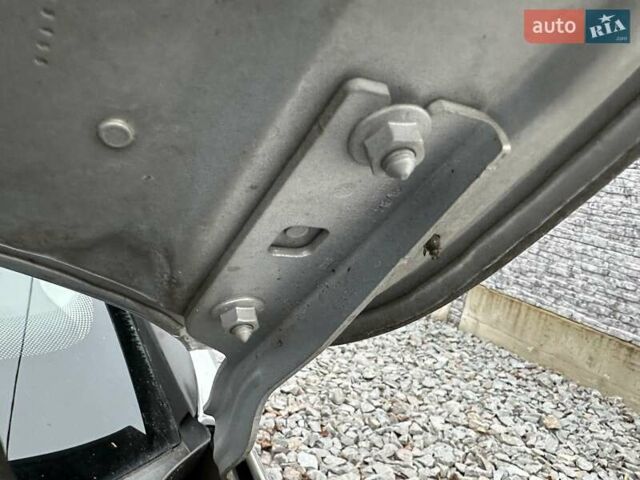 Серый Фольксваген Гольф, объемом двигателя 1.6 л и пробегом 236 тыс. км за 11450 $, фото 89 на Automoto.ua