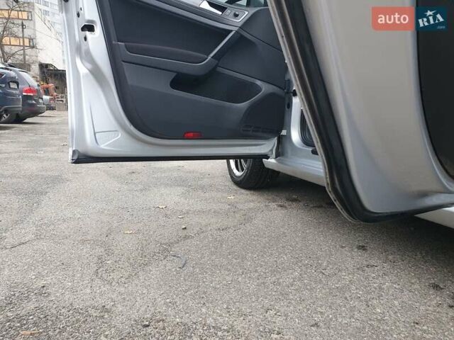 Серый Фольксваген Гольф, объемом двигателя 1.6 л и пробегом 170 тыс. км за 8500 $, фото 54 на Automoto.ua