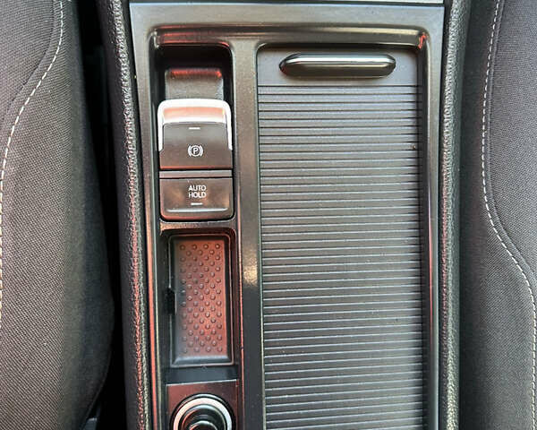 Фольксваген Гольф 2015 в Червонограде на Automoto.ua Серый Фольксваген Гольф, объемом двигателя 1.6 л и пробегом 223 тыс. км за 12157 $, фото 41 на Automoto.ua