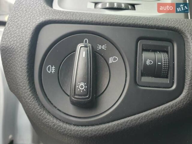 Серый Фольксваген Гольф, объемом двигателя 1.6 л и пробегом 170 тыс. км за 8500 $, фото 73 на Automoto.ua