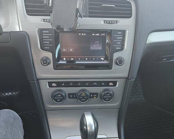 Серый Фольксваген Гольф, объемом двигателя 1.4 л и пробегом 247 тыс. км за 10800 $, фото 25 на Automoto.ua