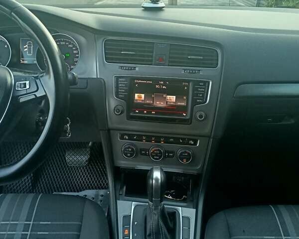 Серый Фольксваген Гольф, объемом двигателя 1.6 л и пробегом 282 тыс. км за 10200 $, фото 15 на Automoto.ua