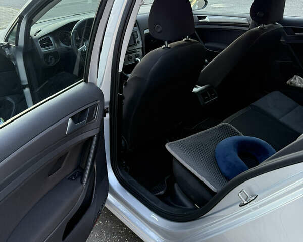 Сірий Фольксваген Гольф, об'ємом двигуна 1.6 л та пробігом 233 тис. км за 11500 $, фото 7 на Automoto.ua