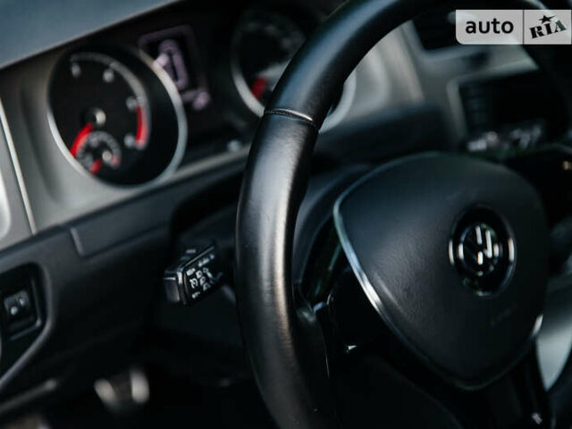 Серый Фольксваген Гольф, объемом двигателя 1.6 л и пробегом 250 тыс. км за 11100 $, фото 22 на Automoto.ua