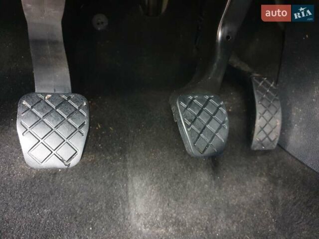 Серый Фольксваген Гольф, объемом двигателя 1.6 л и пробегом 172 тыс. км за 8800 $, фото 4 на Automoto.ua