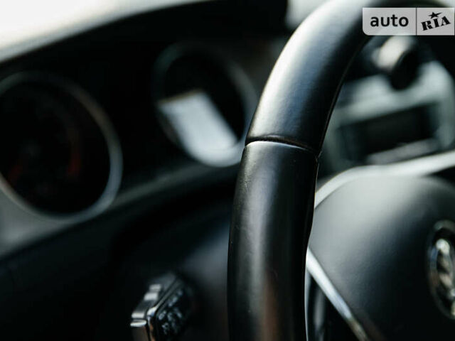 Серый Фольксваген Гольф, объемом двигателя 1.6 л и пробегом 250 тыс. км за 11100 $, фото 44 на Automoto.ua