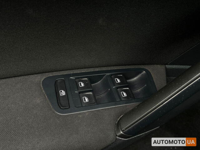 Сірий Фольксваген Гольф, об'ємом двигуна 1.6 л та пробігом 291 тис. км за 9999 $, фото 9 на Automoto.ua