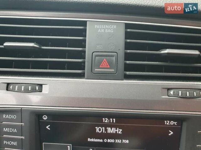 Серый Фольксваген Гольф, объемом двигателя 1.6 л и пробегом 172 тыс. км за 8800 $, фото 7 на Automoto.ua