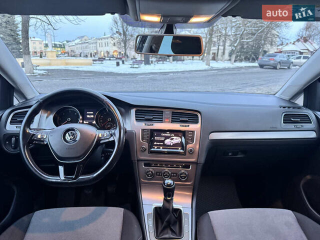 Серый Фольксваген Гольф, объемом двигателя 1.6 л и пробегом 303 тыс. км за 9300 $, фото 33 на Automoto.ua