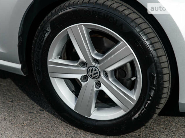 Серый Фольксваген Гольф, объемом двигателя 1.6 л и пробегом 250 тыс. км за 11100 $, фото 15 на Automoto.ua