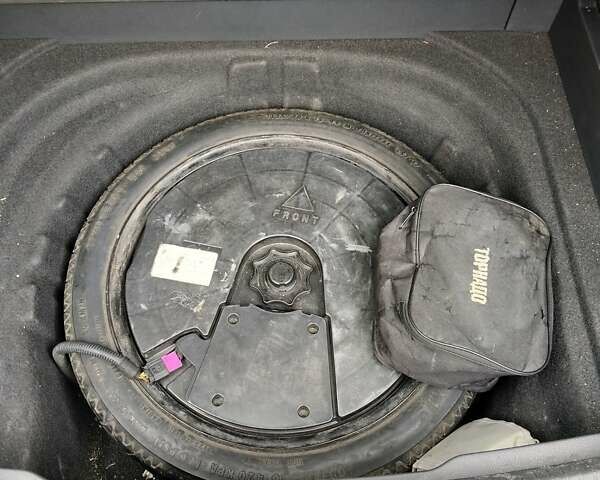 Серый Фольксваген Гольф, объемом двигателя 1.97 л и пробегом 269 тыс. км за 11400 $, фото 9 на Automoto.ua