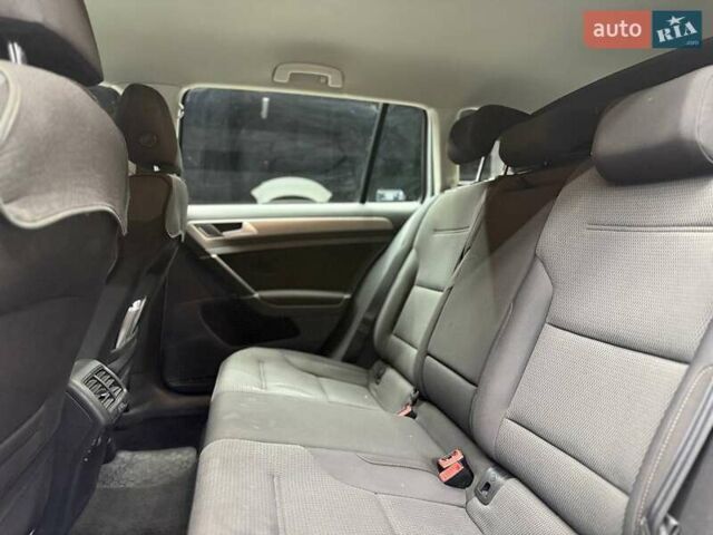 Сірий Фольксваген Гольф, об'ємом двигуна 1.6 л та пробігом 461 тис. км за 10700 $, фото 12 на Automoto.ua