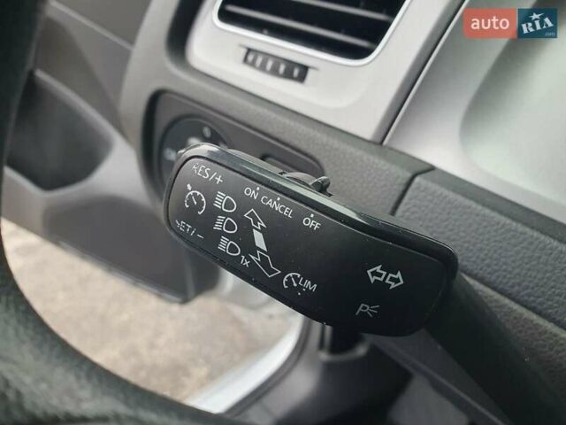 Серый Фольксваген Гольф, объемом двигателя 1.6 л и пробегом 170 тыс. км за 8500 $, фото 19 на Automoto.ua