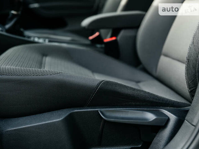 Серый Фольксваген Гольф, объемом двигателя 1.6 л и пробегом 250 тыс. км за 11100 $, фото 49 на Automoto.ua