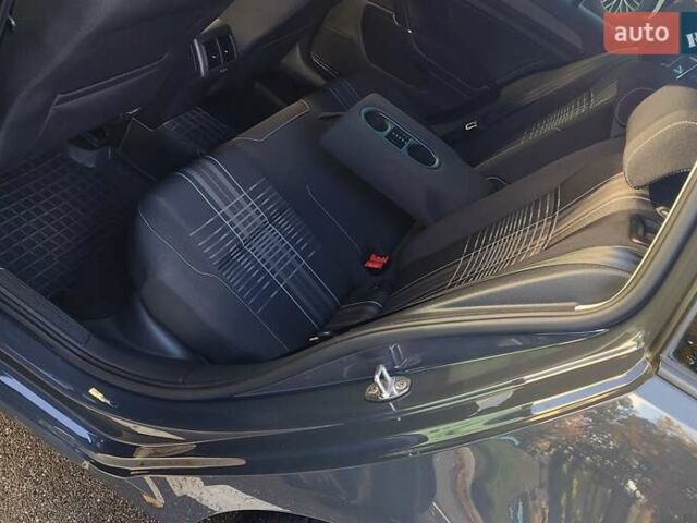 Сірий Фольксваген Гольф, об'ємом двигуна 1.6 л та пробігом 293 тис. км за 11800 $, фото 18 на Automoto.ua