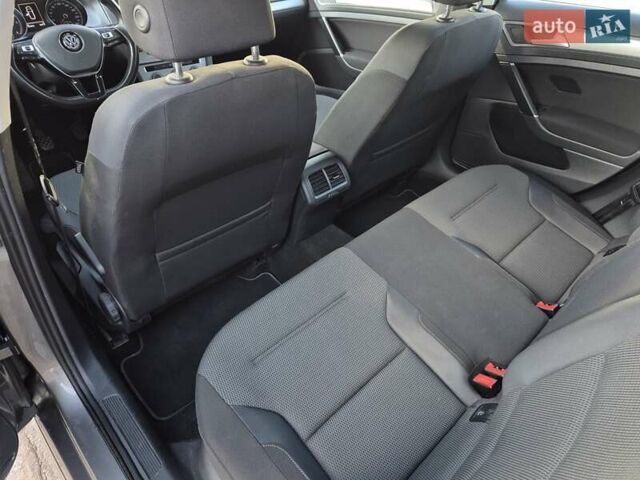 Серый Фольксваген Гольф, объемом двигателя 1.6 л и пробегом 255 тыс. км за 10900 $, фото 13 на Automoto.ua
