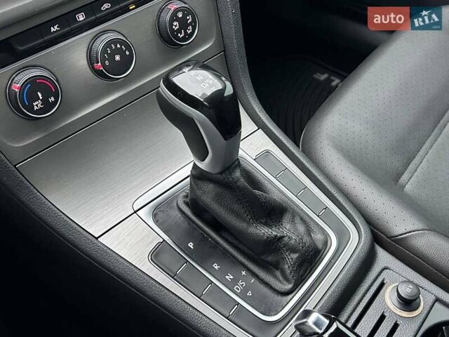 Серый Фольксваген Гольф, объемом двигателя 1.8 л и пробегом 194 тыс. км за 11800 $, фото 27 на Automoto.ua