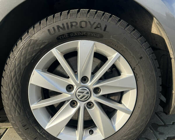 Серый Фольксваген Гольф, объемом двигателя 1.6 л и пробегом 260 тыс. км за 11700 $, фото 20 на Automoto.ua