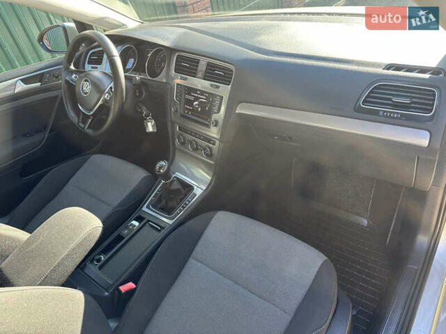 Фольксваген Гольф 2015 в Червонограде на Automoto.ua Серый Фольксваген Гольф, объемом двигателя 1.6 л и пробегом 223 тыс. км за 12157 $, фото 74 на Automoto.ua