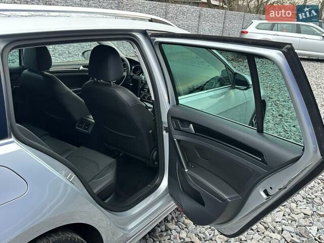 Серый Фольксваген Гольф, объемом двигателя 1.6 л и пробегом 236 тыс. км за 11450 $, фото 72 на Automoto.ua