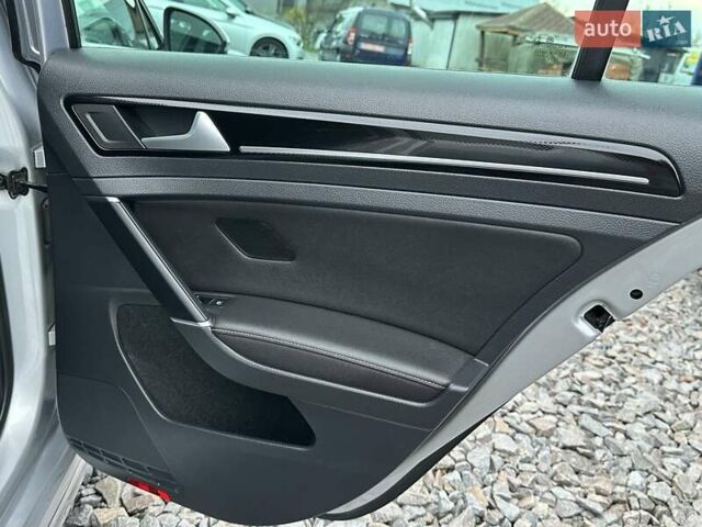Серый Фольксваген Гольф, объемом двигателя 1.6 л и пробегом 236 тыс. км за 11450 $, фото 73 на Automoto.ua