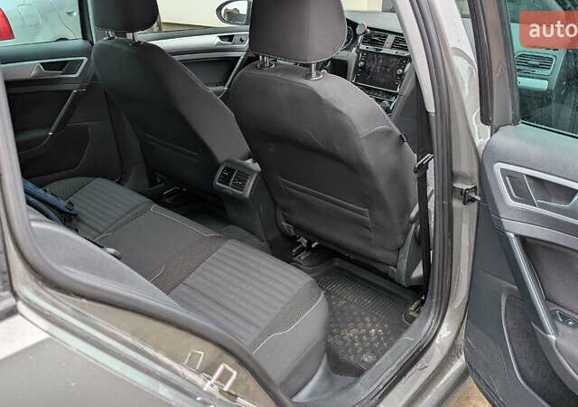 Серый Фольксваген Гольф, объемом двигателя 1.6 л и пробегом 256 тыс. км за 11200 $, фото 10 на Automoto.ua