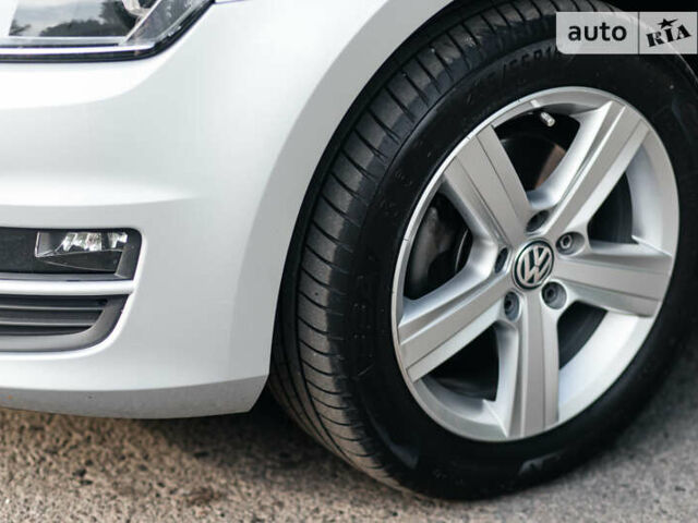 Серый Фольксваген Гольф, объемом двигателя 1.6 л и пробегом 250 тыс. км за 11100 $, фото 59 на Automoto.ua