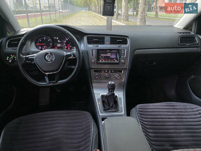 Серый Фольксваген Гольф, объемом двигателя 1.6 л и пробегом 213 тыс. км за 10500 $, фото 10 на Automoto.ua