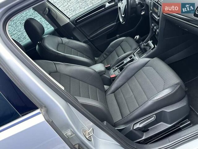 Серый Фольксваген Гольф, объемом двигателя 1.6 л и пробегом 236 тыс. км за 11450 $, фото 77 на Automoto.ua