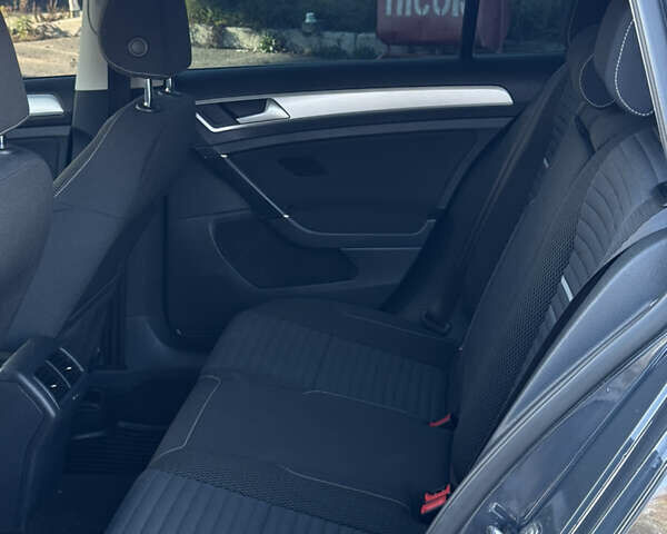 Фольксваген Гольф 2015 в Хмельницком на Automoto.ua Серый Фольксваген Гольф, объемом двигателя 1.6 л и пробегом 295 тыс. км за 9100 $, фото 17 на Automoto.ua