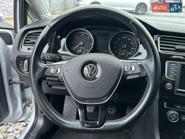 Серый Фольксваген Гольф, объемом двигателя 1.6 л и пробегом 236 тыс. км за 11450 $, фото 56 на Automoto.ua