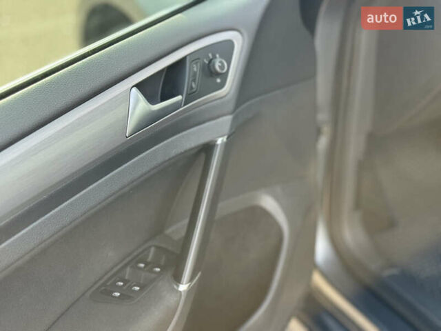 Серый Фольксваген Гольф, объемом двигателя 1.97 л и пробегом 194 тыс. км за 13250 $, фото 11 на Automoto.ua