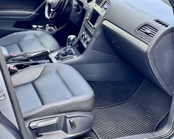 Сірий Фольксваген Гольф, об'ємом двигуна 1.8 л та пробігом 164 тис. км за 12800 $, фото 17 на Automoto.ua