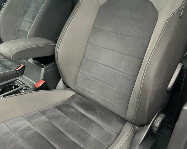 Серый Фольксваген Гольф, объемом двигателя 1.97 л и пробегом 263 тыс. км за 14800 $, фото 6 на Automoto.ua