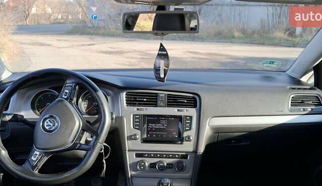 Серый Фольксваген Гольф, объемом двигателя 1.6 л и пробегом 275 тыс. км за 11000 $, фото 14 на Automoto.ua