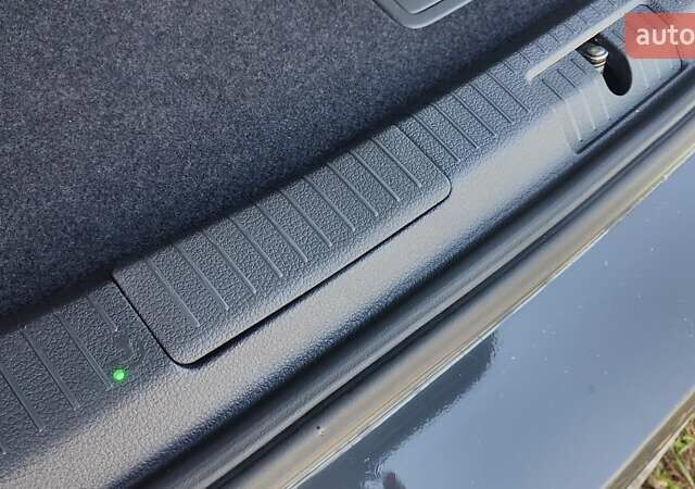 Сірий Фольксваген Гольф, об'ємом двигуна 1.6 л та пробігом 293 тис. км за 11800 $, фото 15 на Automoto.ua