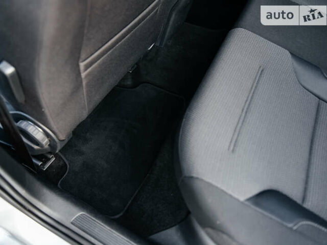 Серый Фольксваген Гольф, объемом двигателя 1.6 л и пробегом 250 тыс. км за 11100 $, фото 21 на Automoto.ua