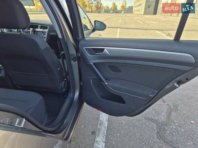 Серый Фольксваген Гольф, объемом двигателя 1.6 л и пробегом 255 тыс. км за 10900 $, фото 16 на Automoto.ua