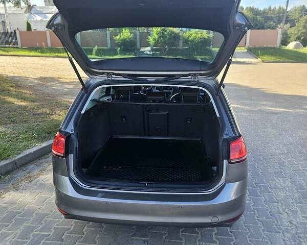 Серый Фольксваген Гольф, объемом двигателя 1.4 л и пробегом 247 тыс. км за 10800 $, фото 1 на Automoto.ua